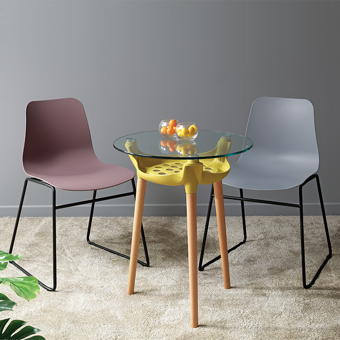 무스 플라스틱 의자